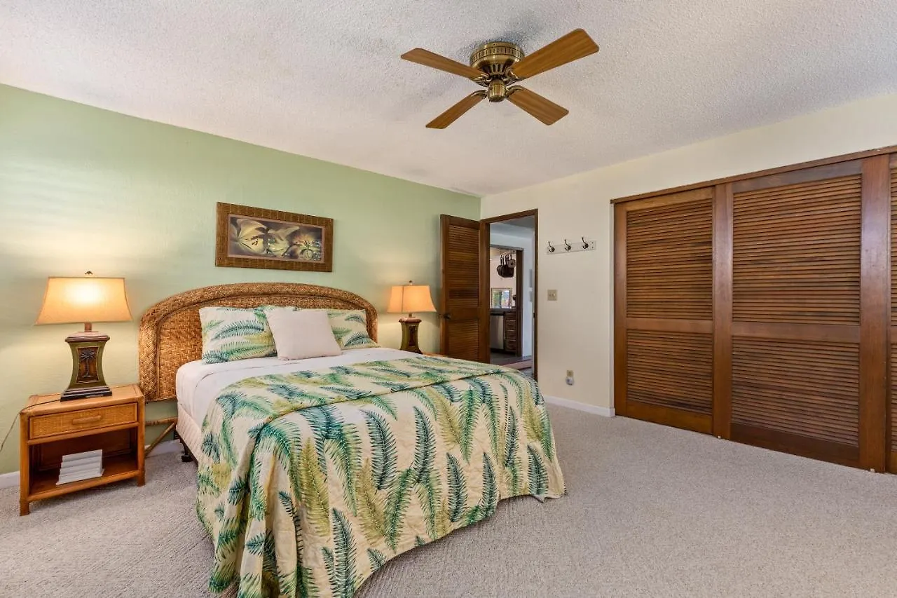 Oceanfront Complex With 2 Pools, Tennis Courts, And Expansive Ocean Views - 10-104 Kailua-Kona