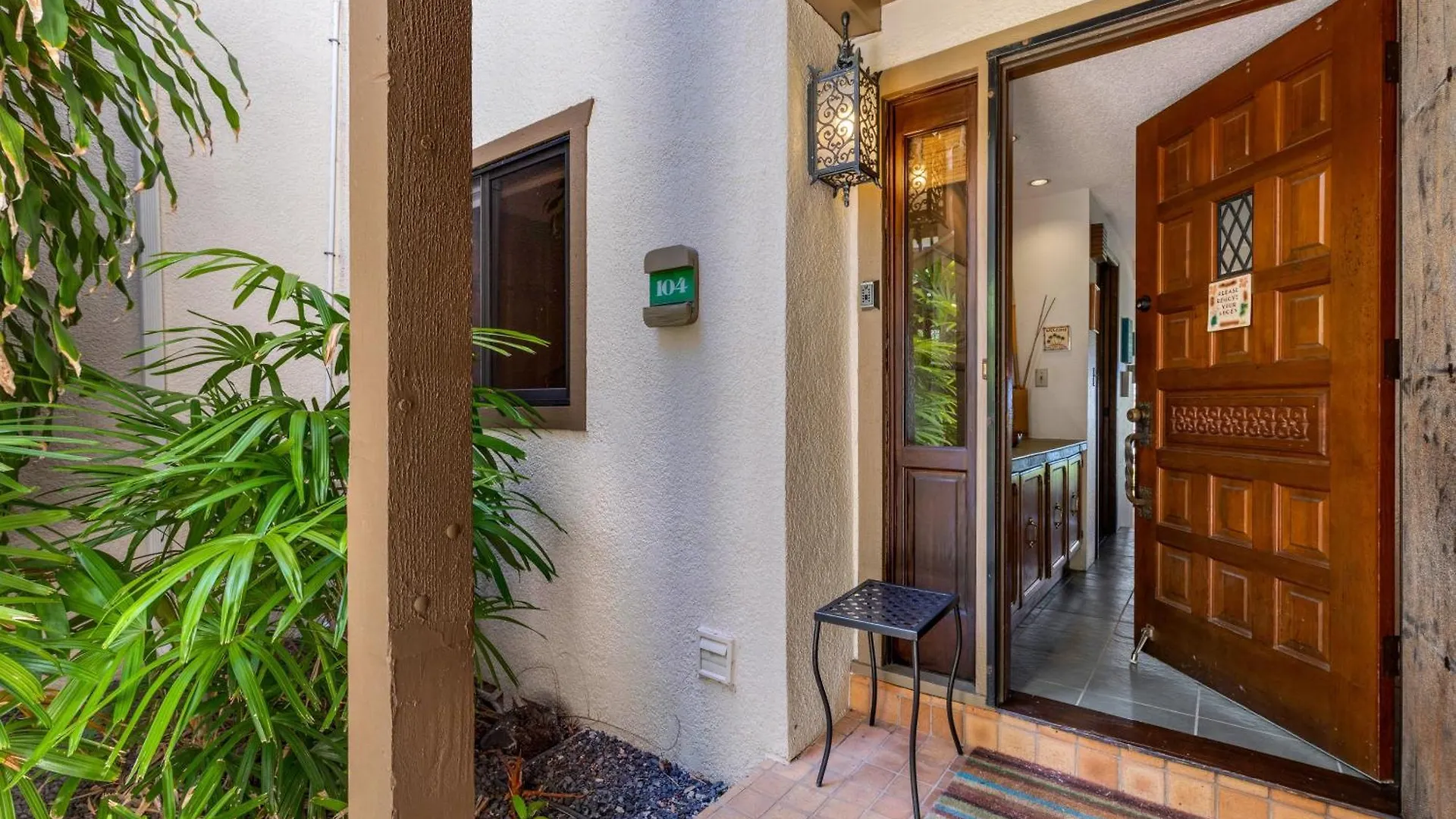 Oceanfront Complex With 2 Pools, Tennis Courts, And Expansive Ocean Views - 10-104 Kailua-Kona